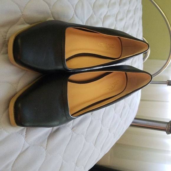 Shoes - Picture 1 of 3